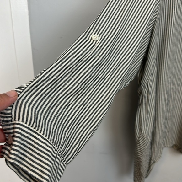 Premise Studio Gray White Stripe Sharkbite Hem Top 2X - Picture 8 of 14